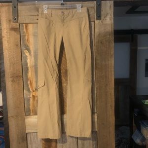 Athleta kaki pant size 4 tall